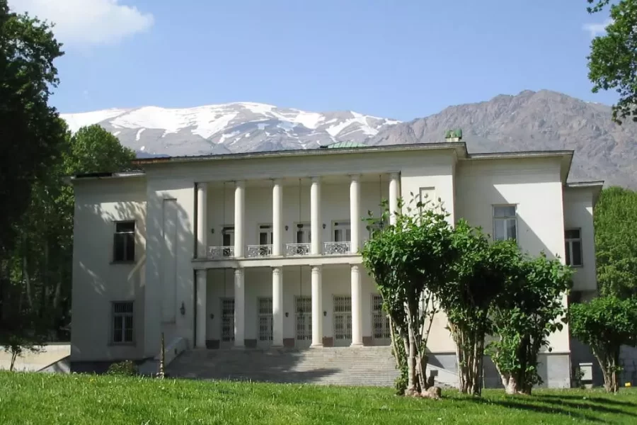 تور تهرانگردی نیاوران و سعدآباد