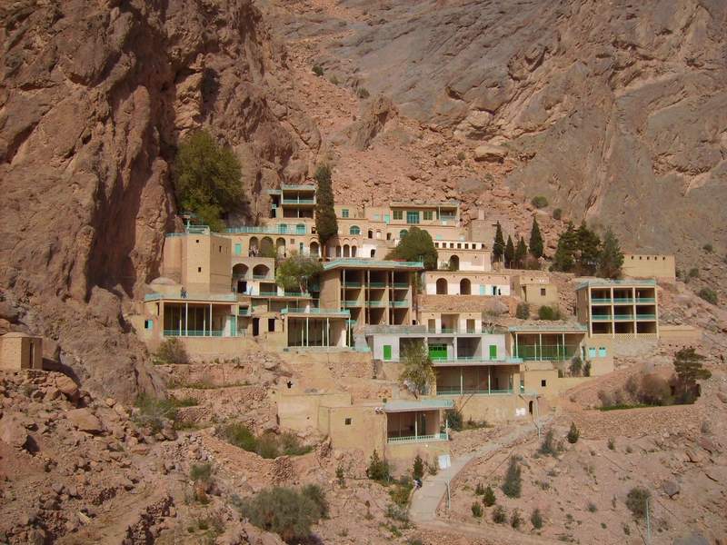 ریگ زرین تا پیر چک‌چک